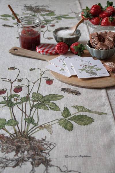 L&oslash;per med markjordb&aelig;r i 100 % lin